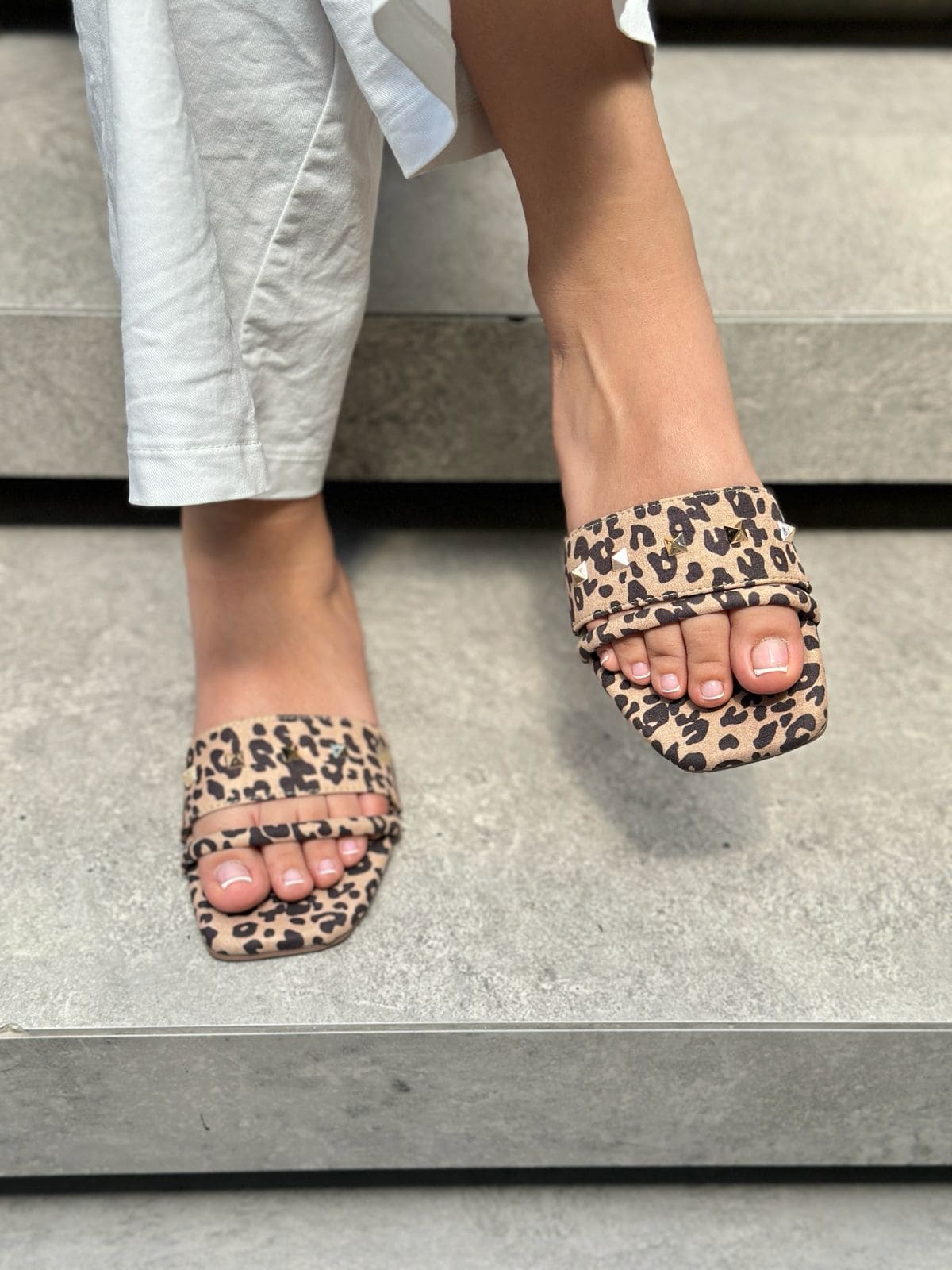 SANDALIA PLANA I921 COW PRINT