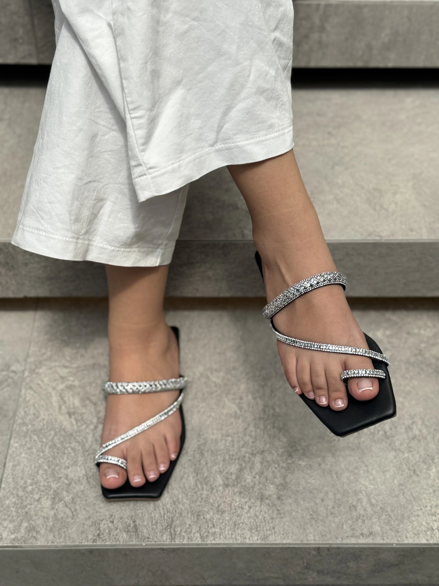 SANDALIA PLANA I908