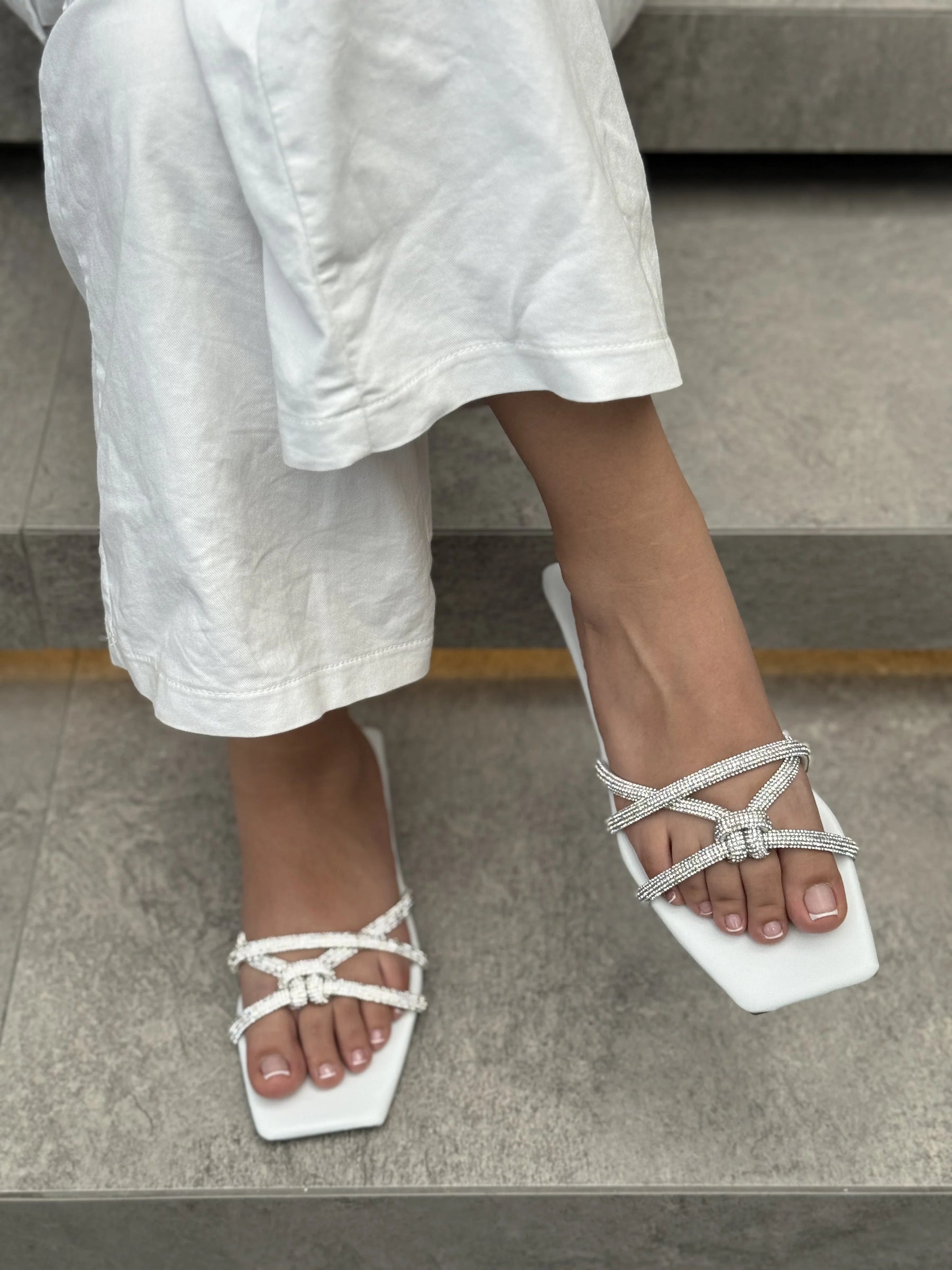 SANDALIA PLANA I907