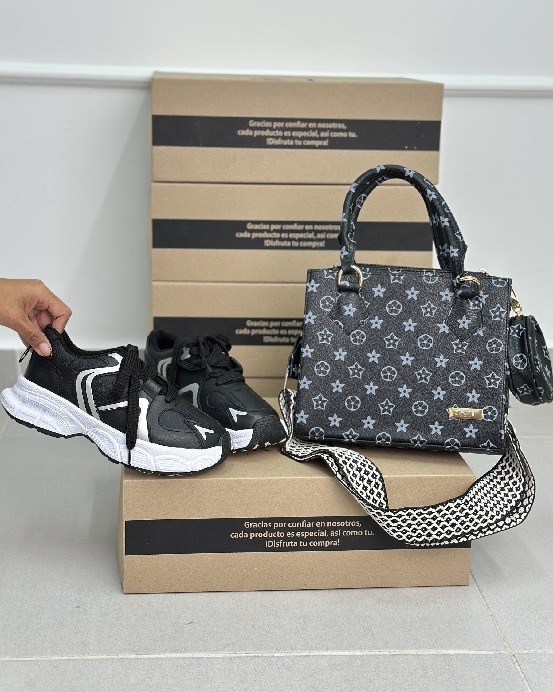 COMBO DE TENIS + BOLSOS