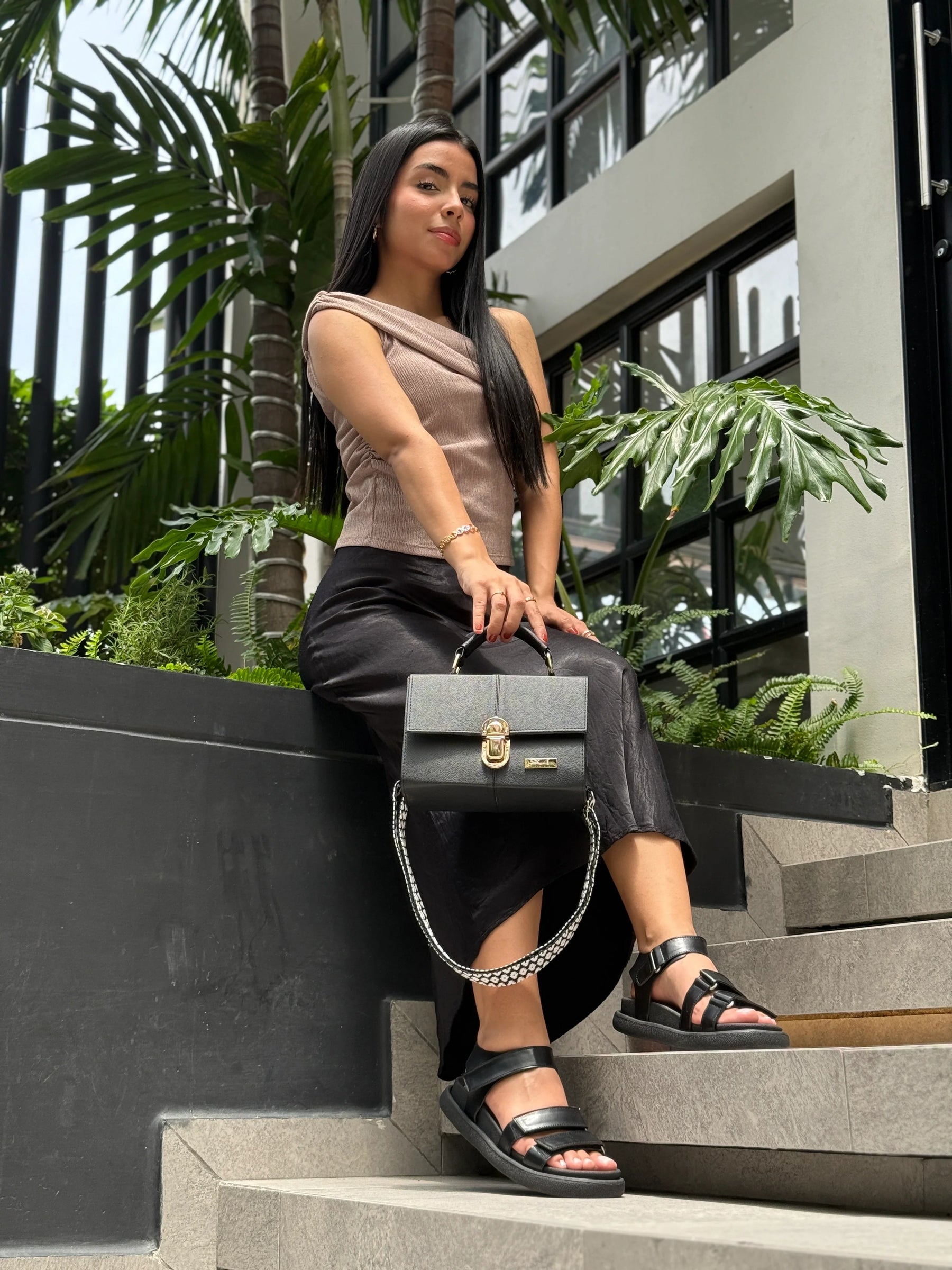 COMBO DANNA C1938 + BOLSO N409 NEGRO