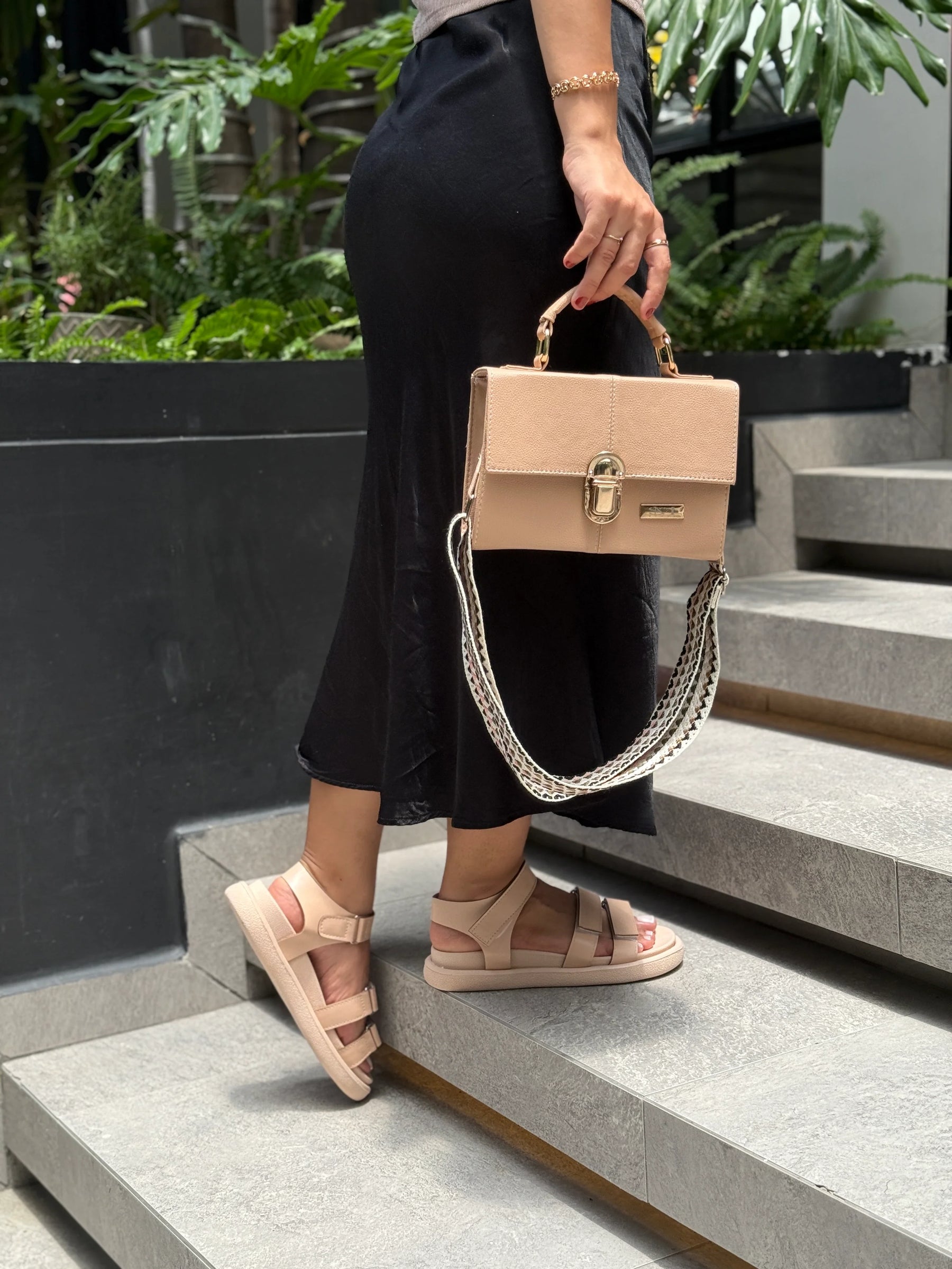 COMBO DANNA C1938 + BOLSO N409 MARFIL NEGRO