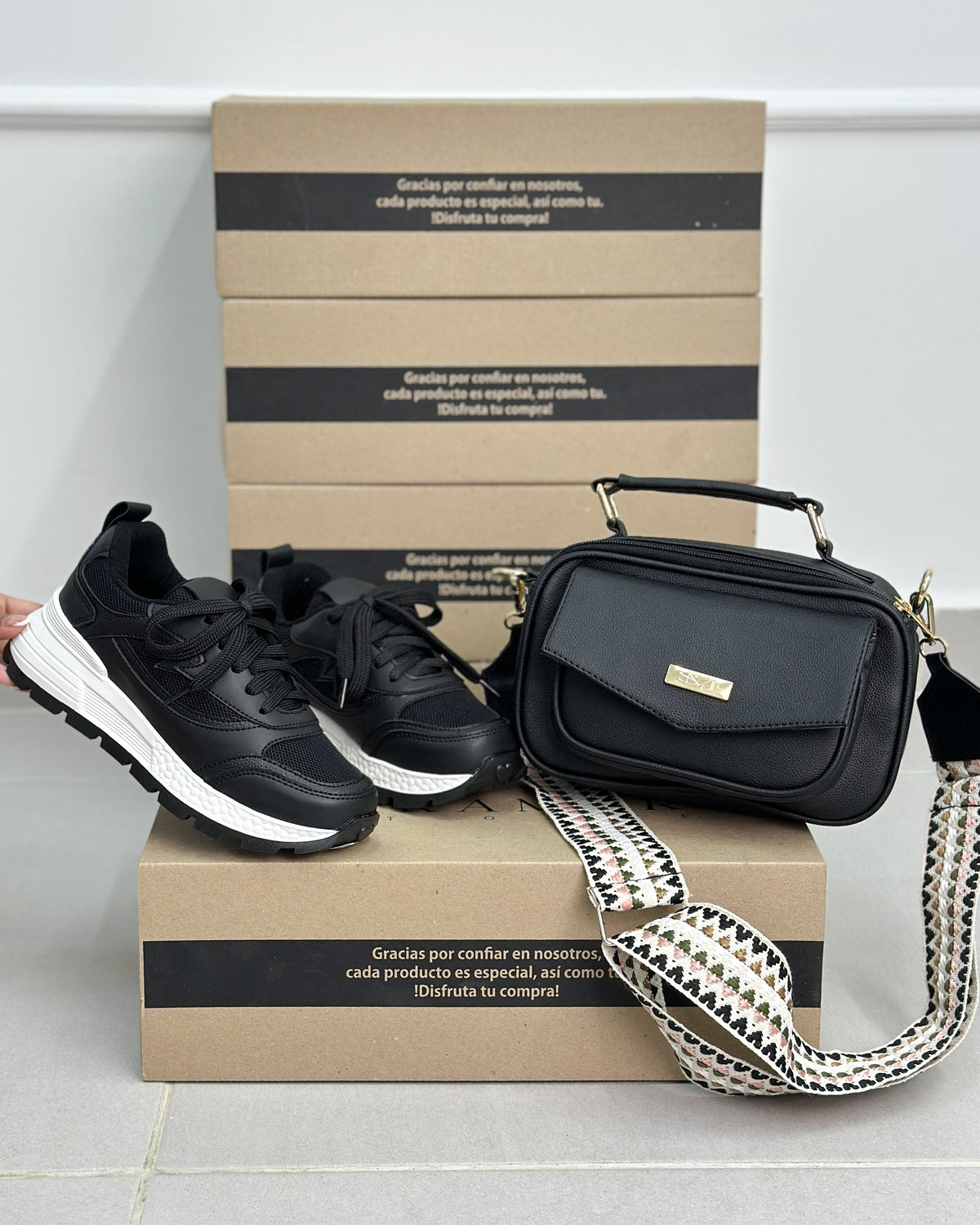 COMBO DE TENIS + BOLSO DAMA